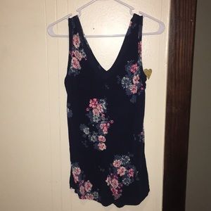 maurice’s tank top